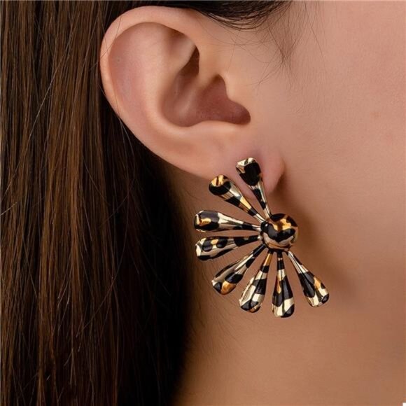 Leopard Print Fan-Shaped Earrings - Picture 1 of 5
